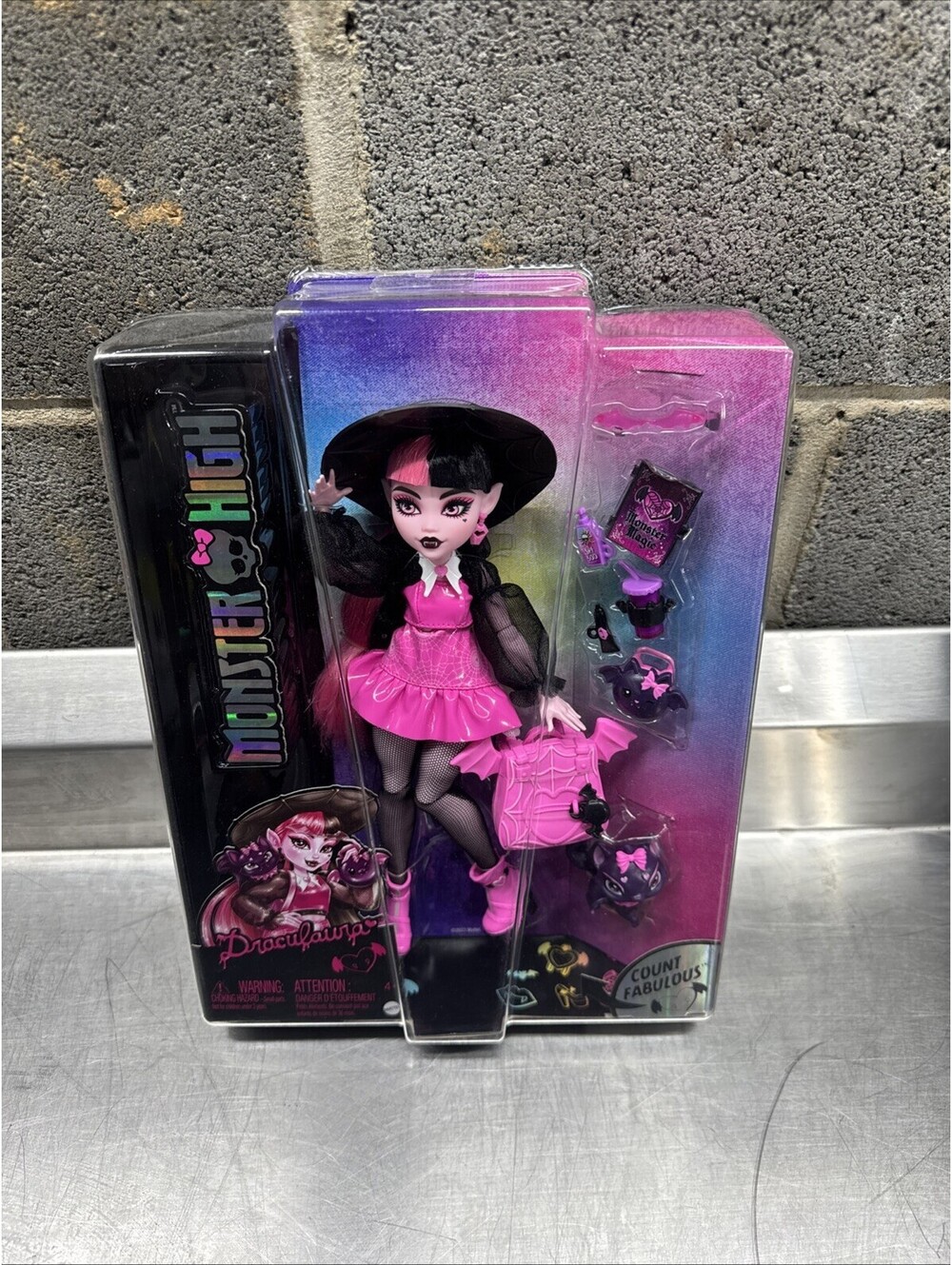 Monster High Draculaura Doll with Pet Bat Cat Count Fabulous & Accessories - New